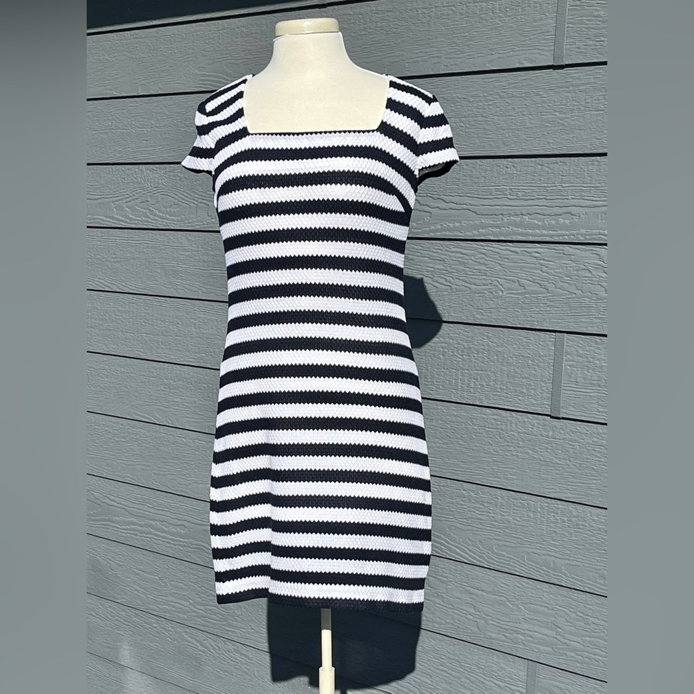 Diane Von Furstenberg Navy and White Stripe Suji Honeycomb Knit Dress NEW - Picture 3 of 9